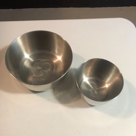 2 Unbranded Stainless Steel Mixing Bowls NB. - Picture 2 of 12
